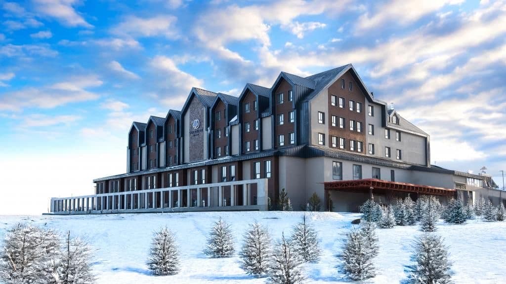 DoubleTree by Hilton Kars Sarıkamış, karlı dış cephe